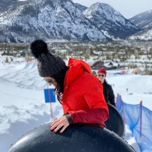 The North Face outdoor jacket. Great for skiing/ snowboarding & more !